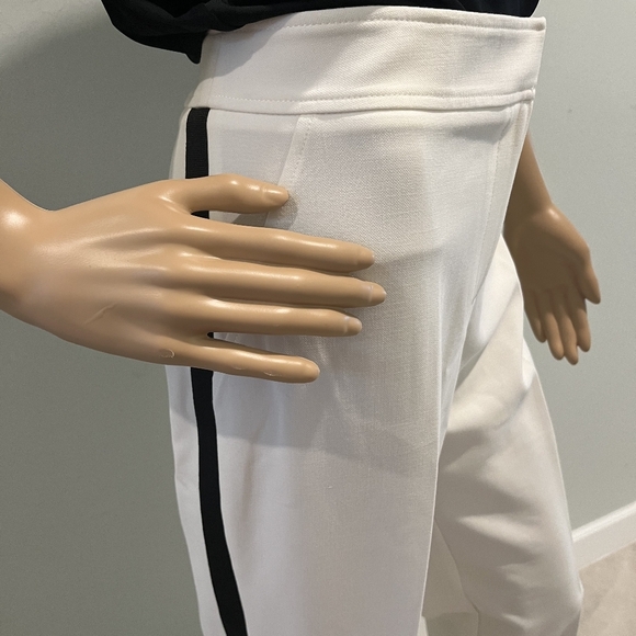 Trina Turk Norikko 2 White Pants With Black Stripe Size 12 NWT - Picture 3 of 16